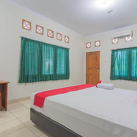 เรดดอร์ซ แอท เปอร์มูดา สตรีท Hotel จิเรบอน ภายนอก รูปภาพ